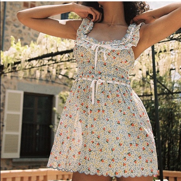 NWT for love & lemons x Victoria’s Secret strawberry kiss dress - Picture 9 of 9